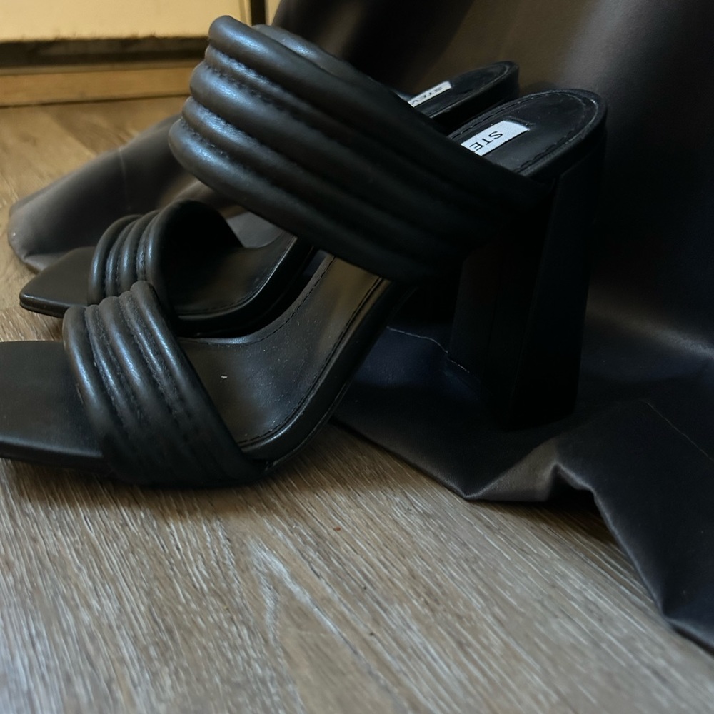 Steve Madden Heels. 8.5. Only Worn Once For 10 Mi… - image 3